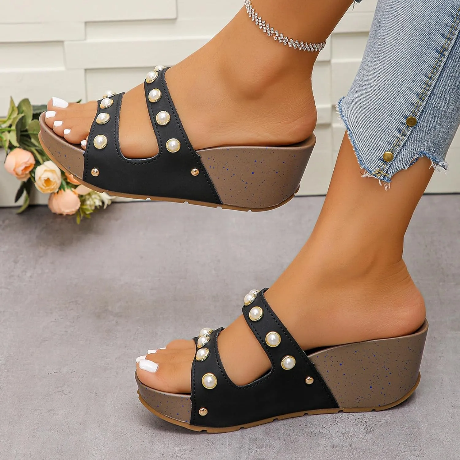Casual Sandal Non Slip Sole Casual And Comfortable Women's Korean Thick Soled Height Increasing Pearl Slippers For Women