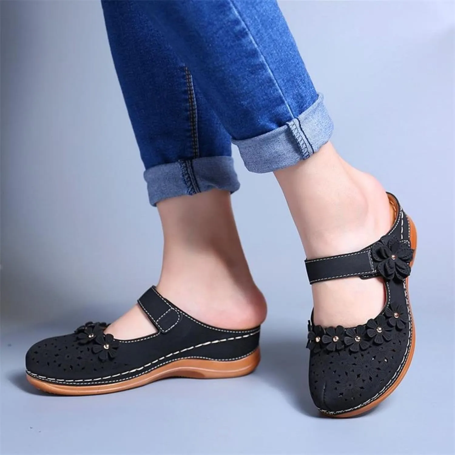 Clogs for Women Dressy Summer Closed Toe Wedge Sandals Casual Walking Shoes Hollow Out Vintage Anti Slip Slippers Flower Design Slip On Shoes