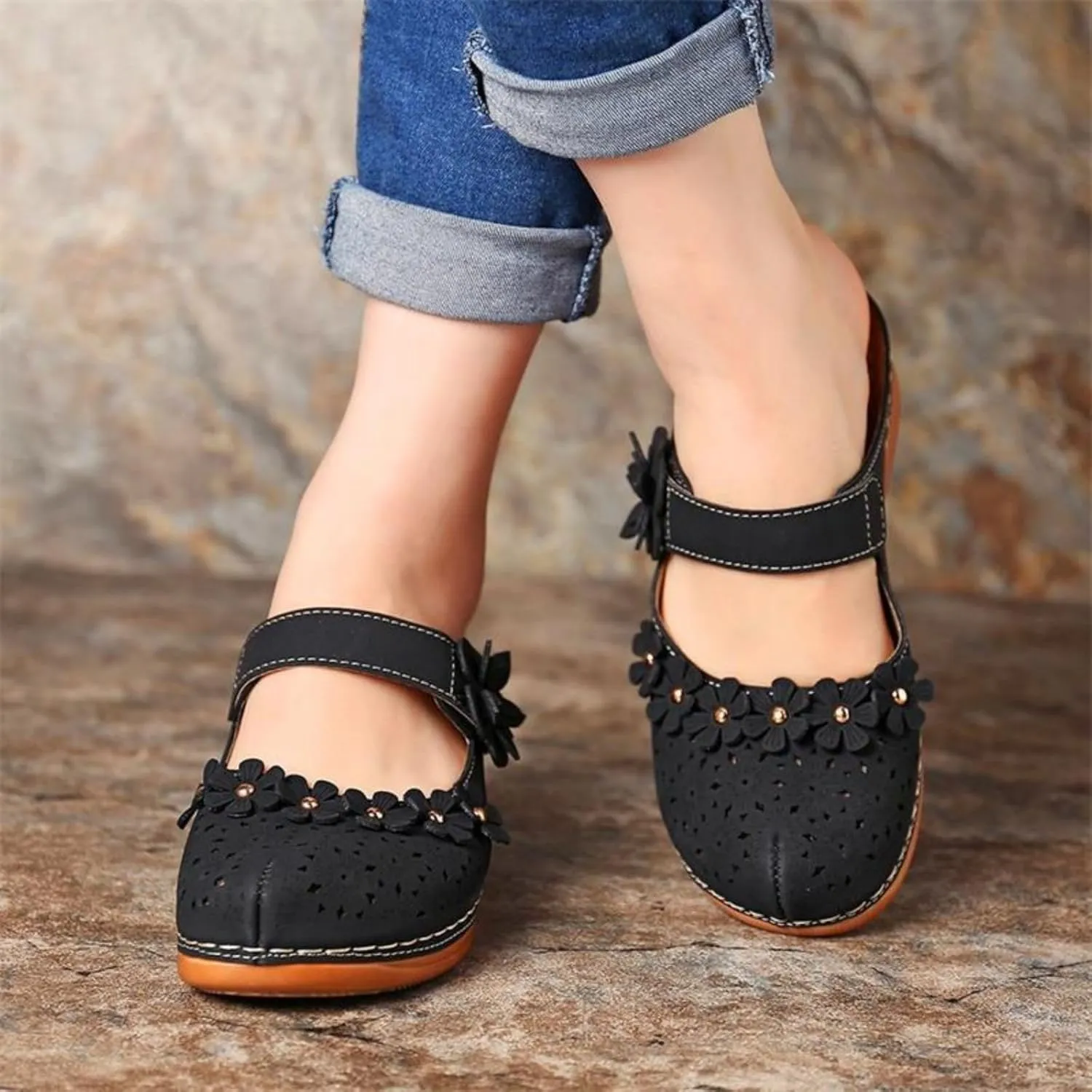 Clogs for Women Dressy Summer Closed Toe Wedge Sandals Casual Walking Shoes Hollow Out Vintage Anti Slip Slippers Flower Design Slip On Shoes