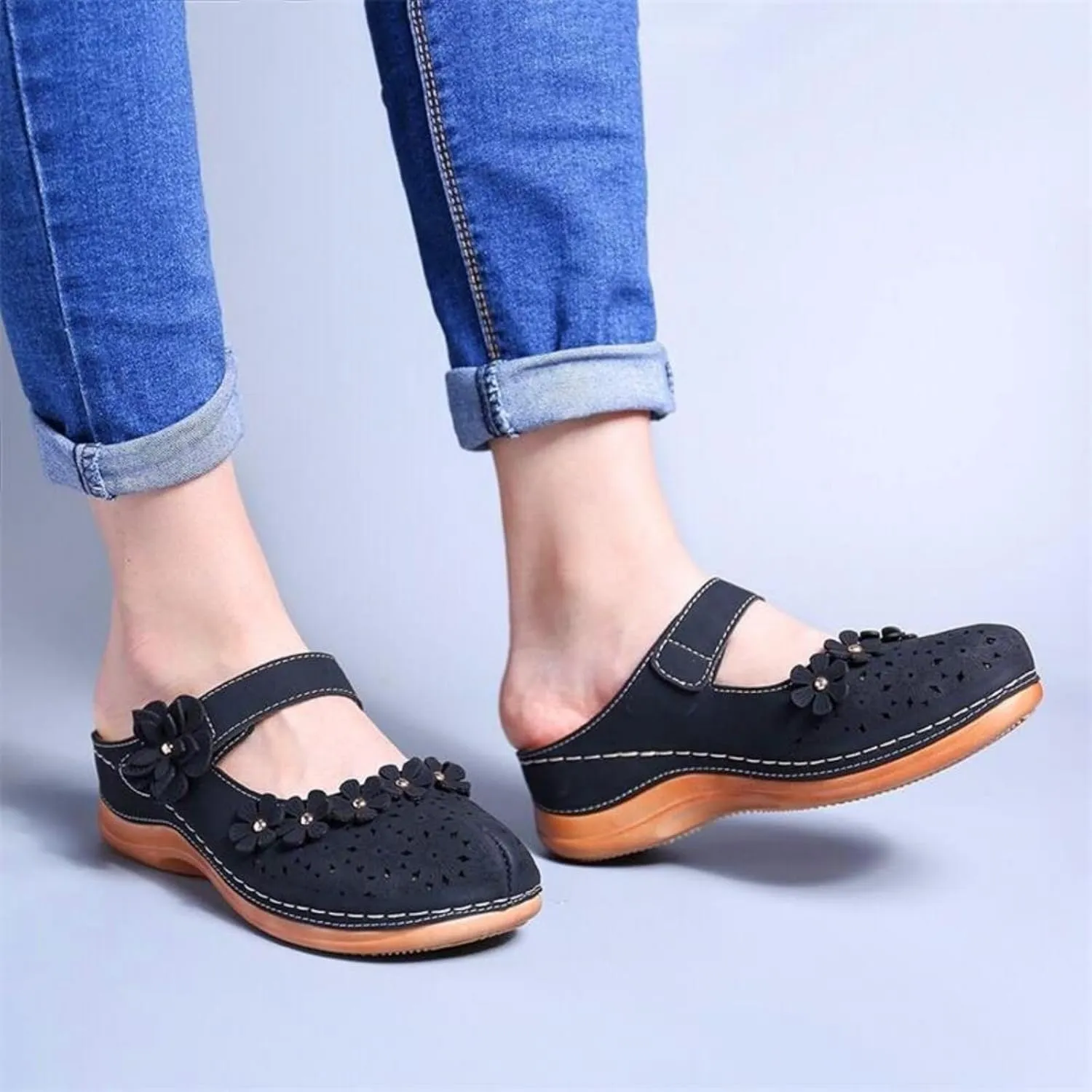 Clogs for Women Dressy Summer Closed Toe Wedge Sandals Casual Walking Shoes Hollow Out Vintage Anti Slip Slippers Flower Design Slip On Shoes