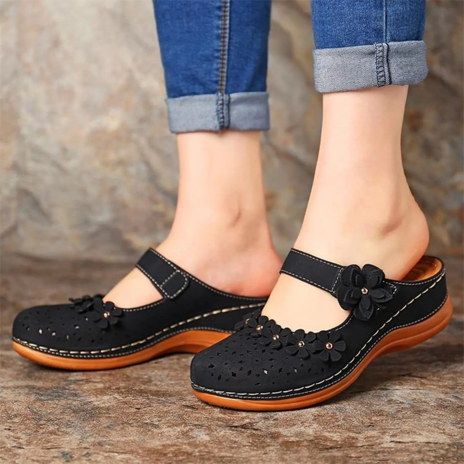 Clogs for Women Dressy Summer Closed Toe Wedge Sandals Casual Walking Shoes Hollow Out Vintage Anti Slip Slippers Flower Design Slip On Shoes