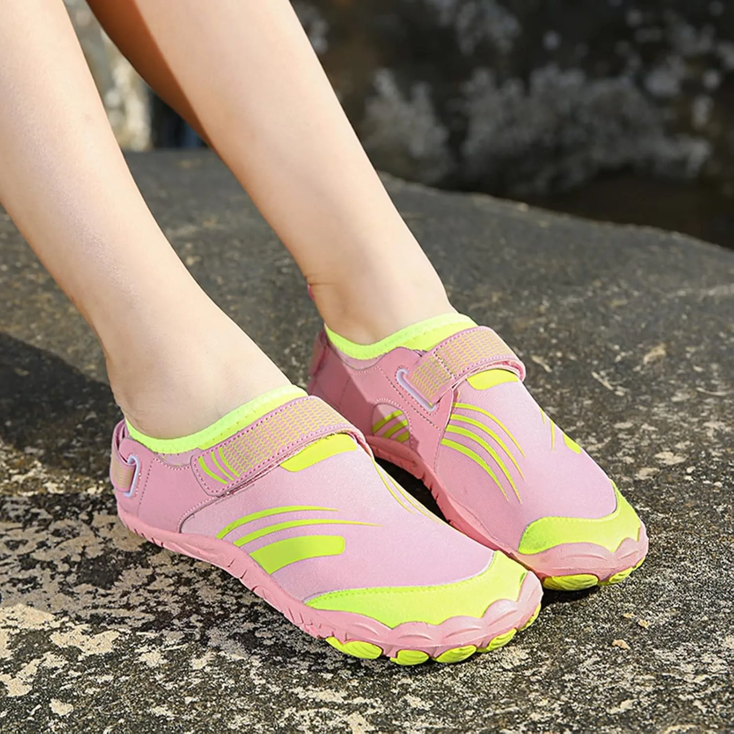 Fashion Summer Water Shoes Men and Women Quick Drying Shoes Hiking Swimming and Diving Mens Slippers