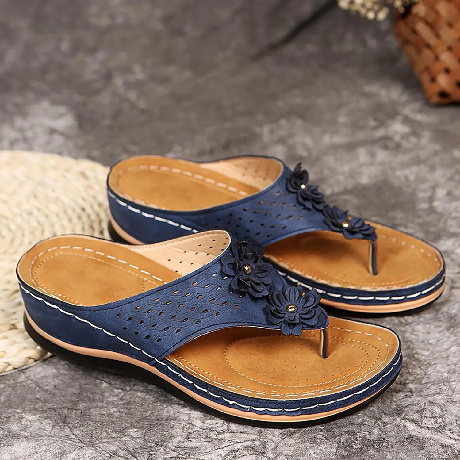 Flip Flops for Women Open Toe Arch Support T Strap Women Sandals Soft Comfortable Summer Beach Flip Flops