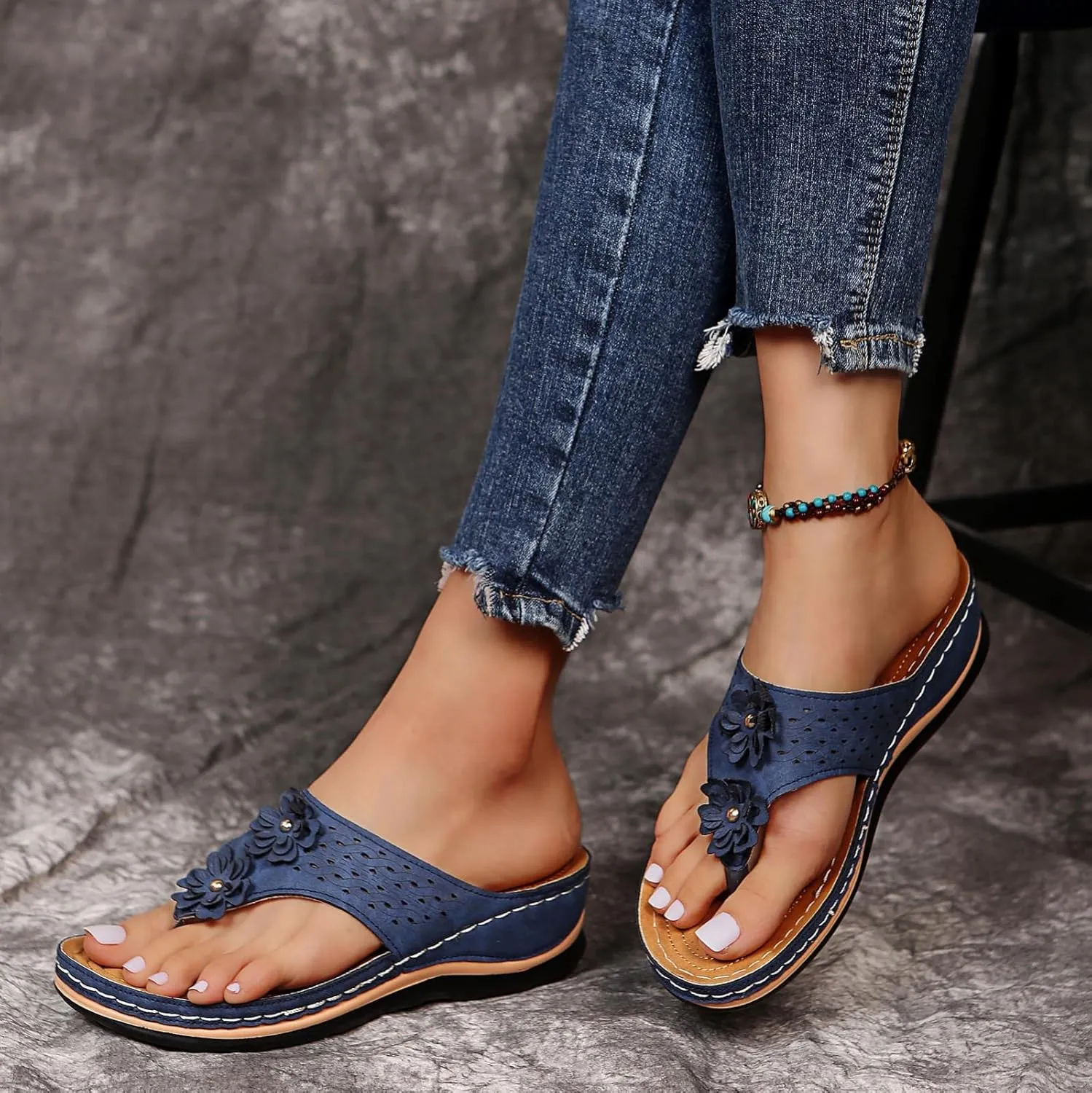 Flip Flops for Women Open Toe Arch Support T Strap Women Sandals Soft Comfortable Summer Beach Flip Flops