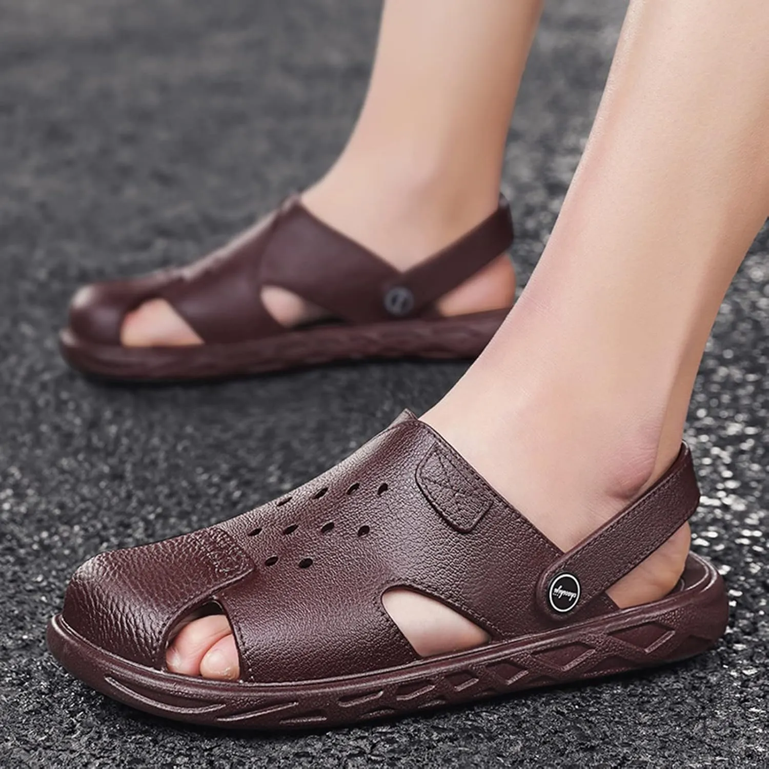 Men Summer Casual Leather Sandals Leather Beach Shoes Slip Closed Toe Sandals Men Slides Slippers