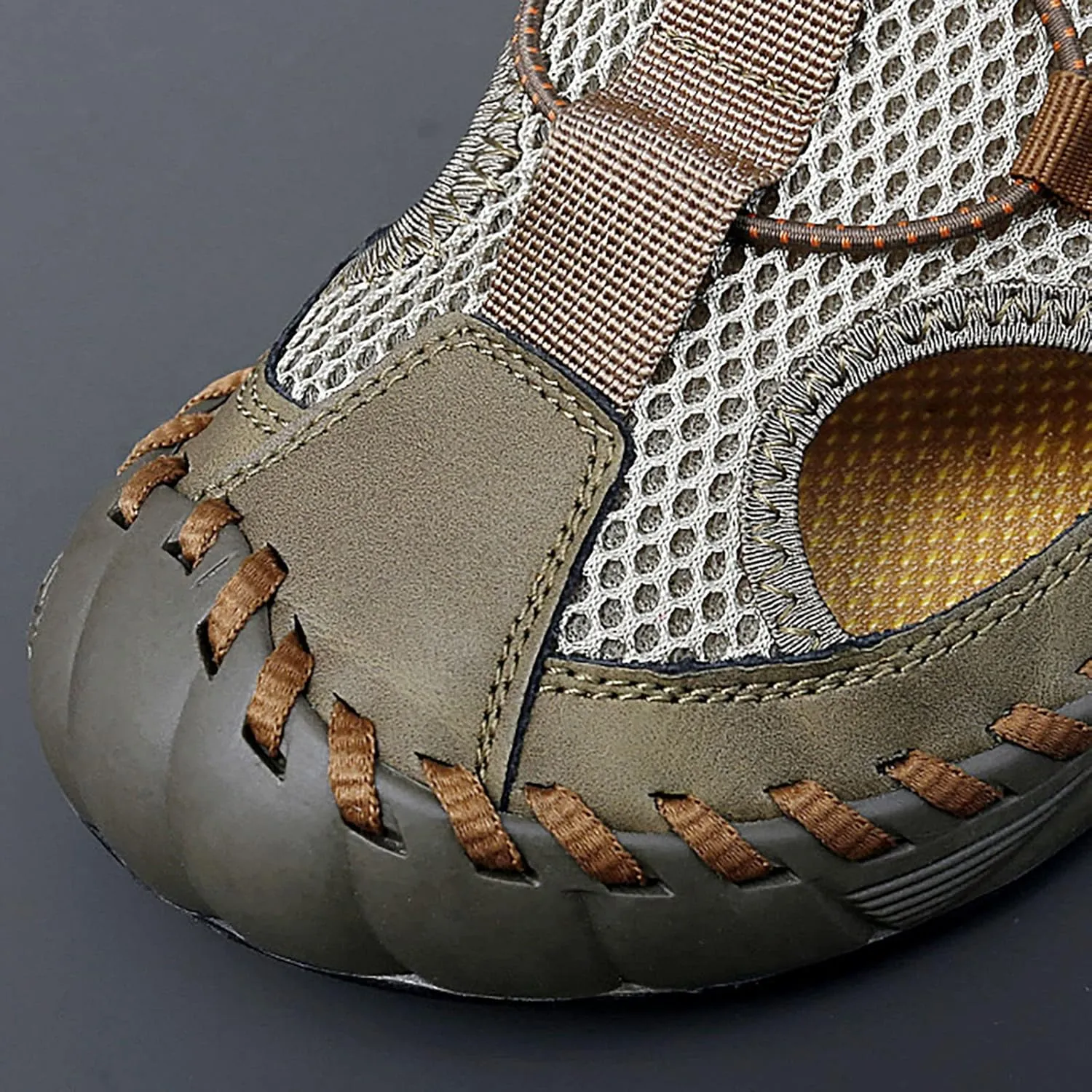 Sandals For Men New Summer Hollow Out Leather Slippers Casual Sandals Soft Soled Beach Shoes Mens Shoes