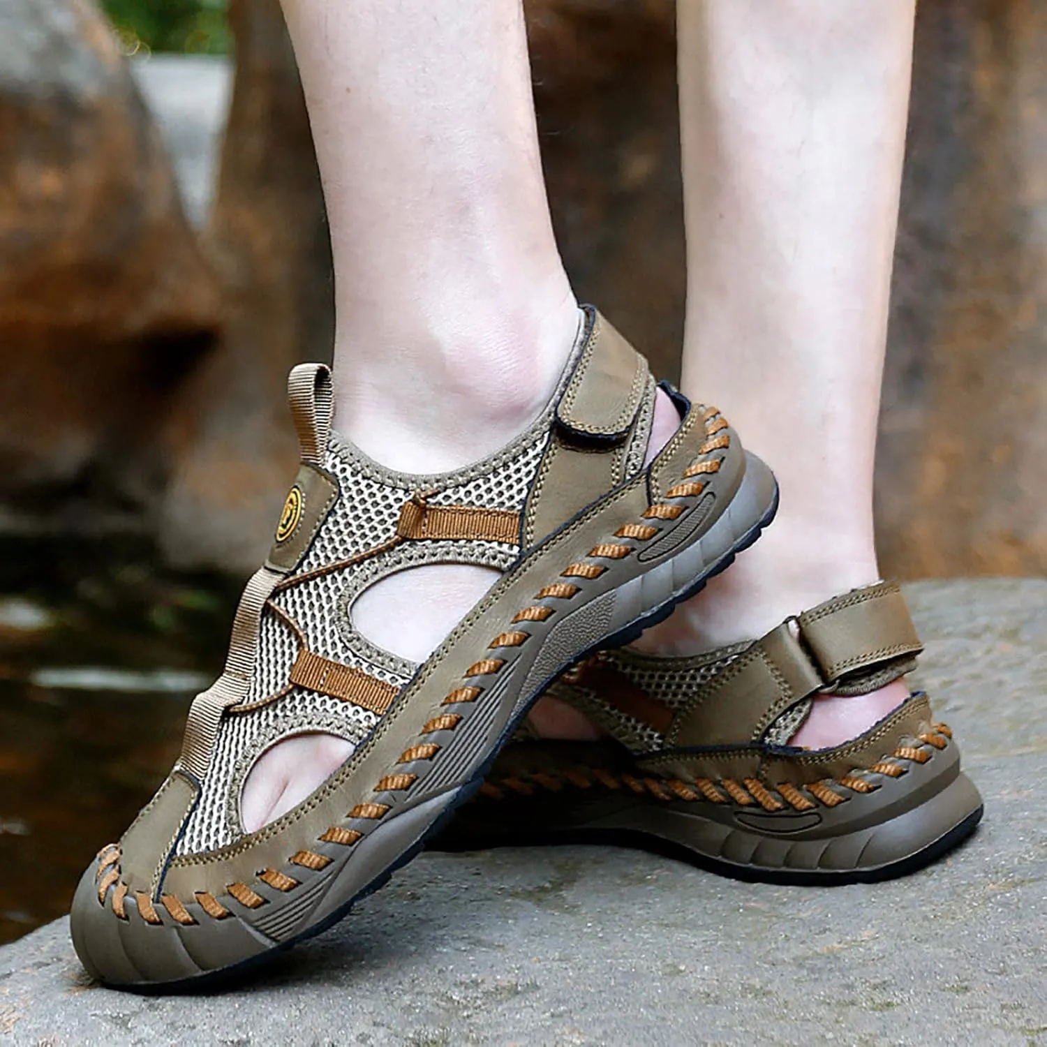 Sandals For Men New Summer Hollow Out Leather Slippers Casual Sandals Soft Soled Beach Shoes Mens Shoes
