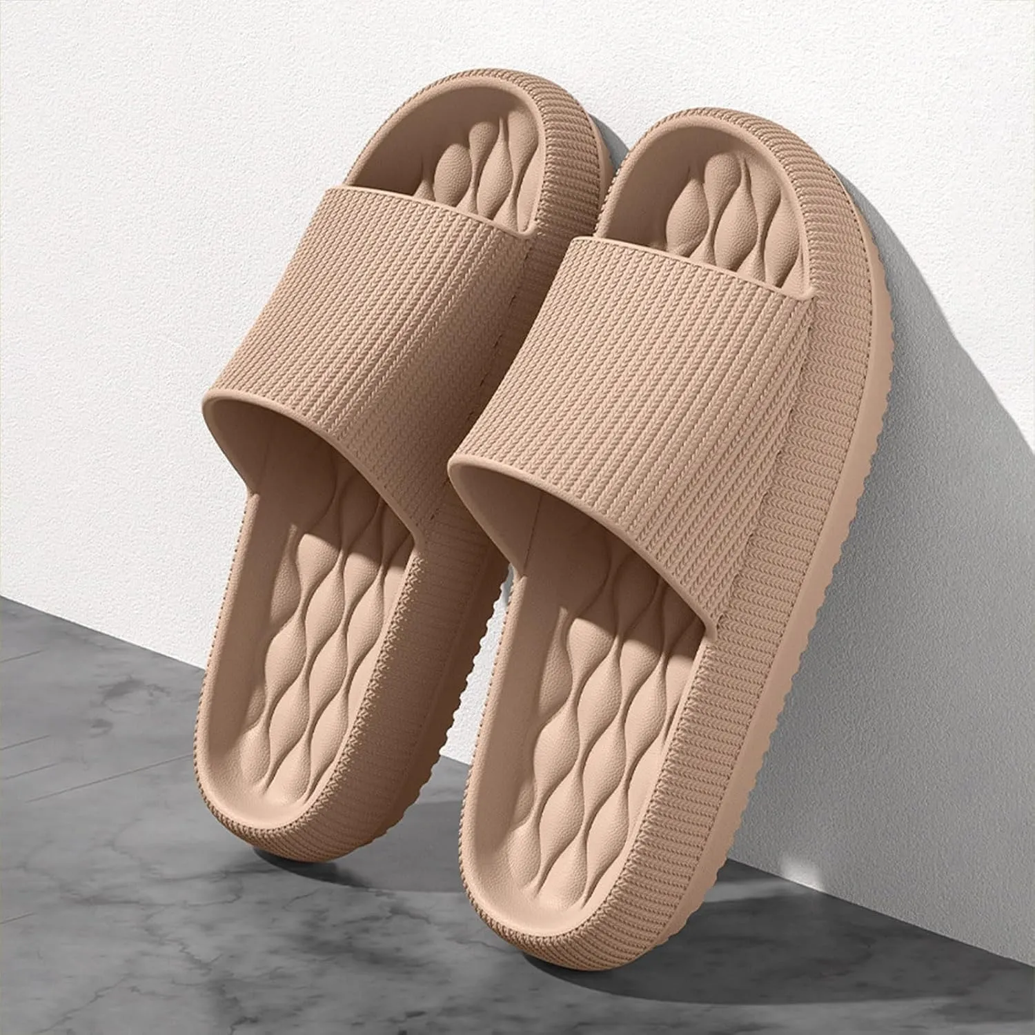 Shower Slippers for Women Men Home Leisure Sandals for Women Outdoor Wear Non Slip and Non Smelly Thick Soled Slippers