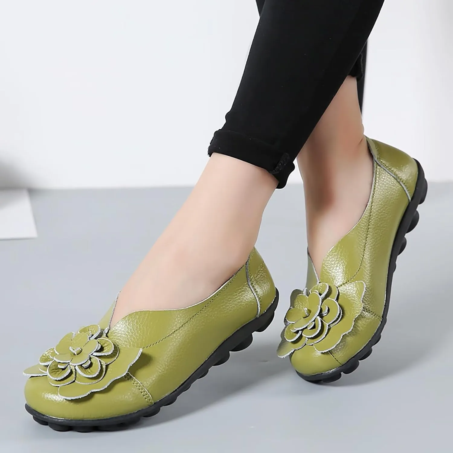 Slip On Loafers for Women Comfortable Walking Work Flats Shoes Soft Cushion Leather Loafers Cute Bow Flower Flat Driving Shoes Indoor Outdoor for Summer