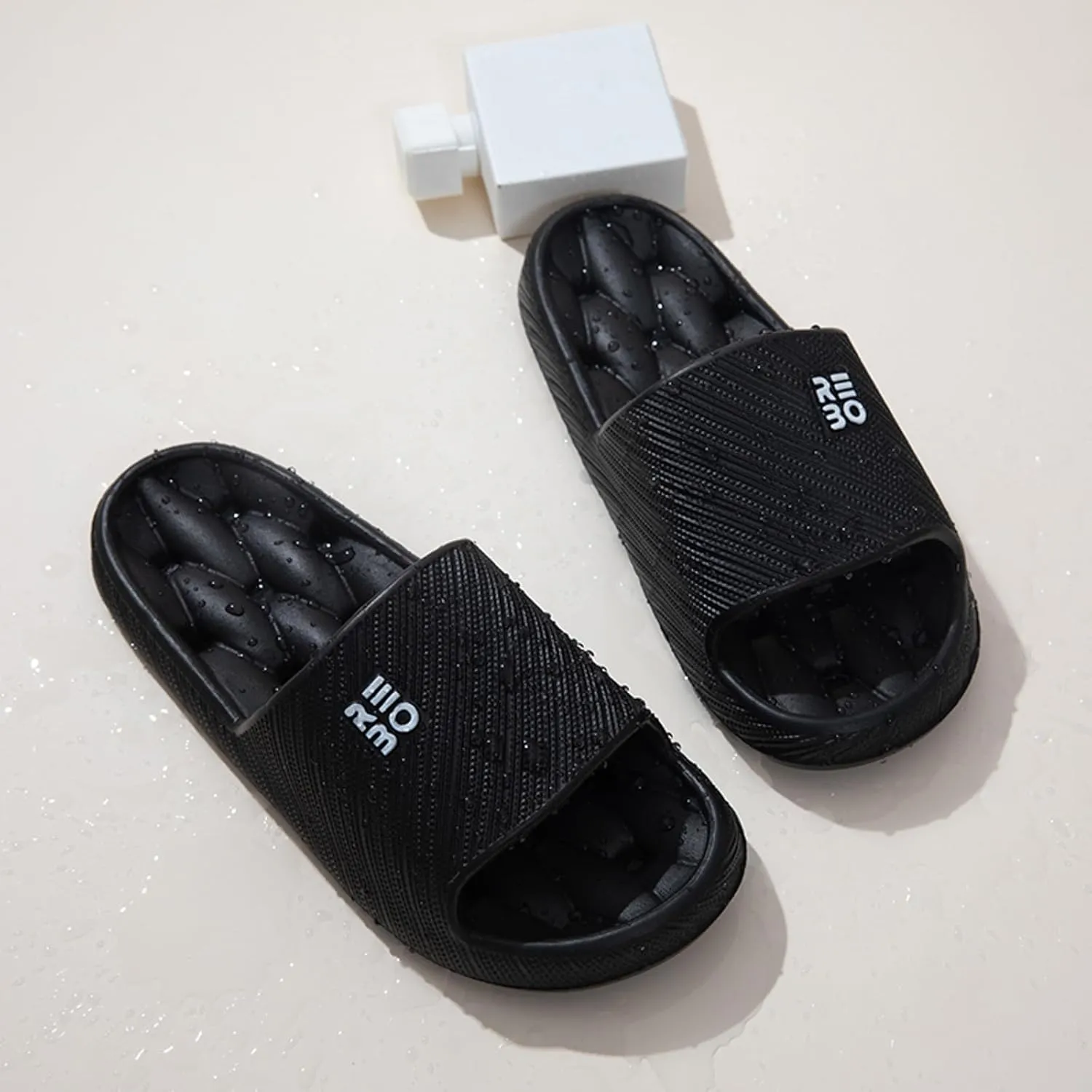 Slippers EVA Breathable Shoes Water Leaking and Quick Drying Women's Letter Home Sandals Slip and Smell Home Slippers