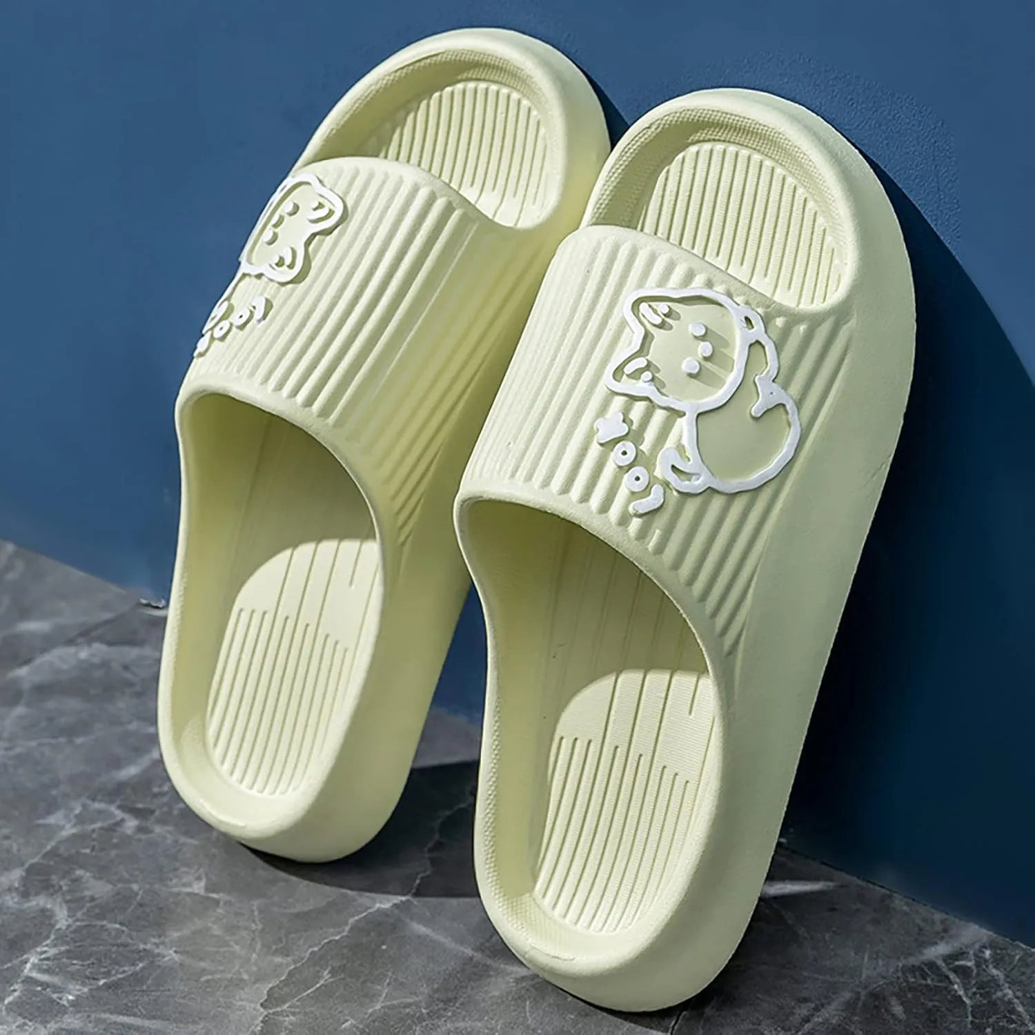 Slippers for Men and Women 2025 Summer New Cute Slippers Female Cartoon Wearing Slip Soft Sole Home Slipper Indoor