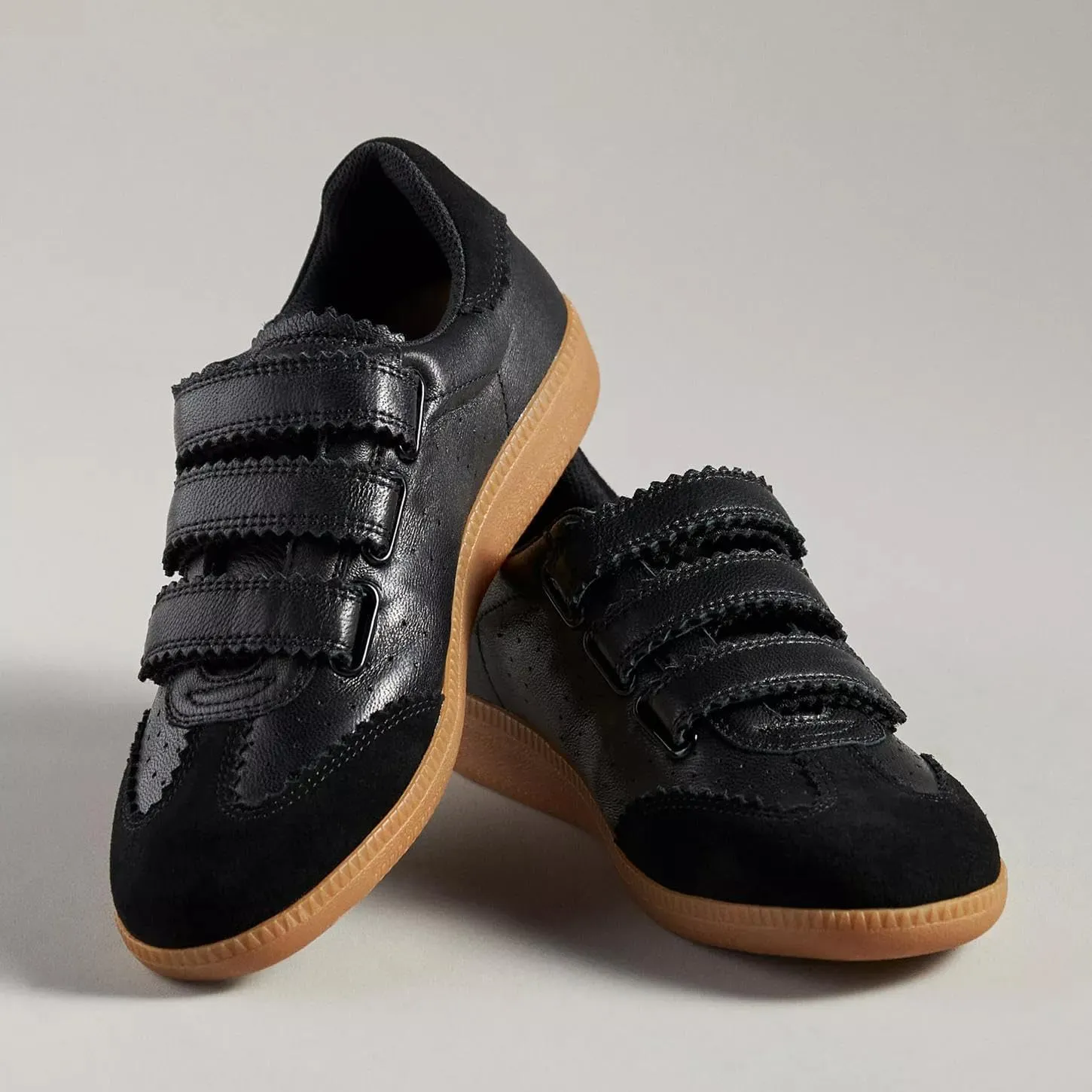 Women's Low Top Retro Sneakers Hook and Loop Closure Lightweight Casual Shoes